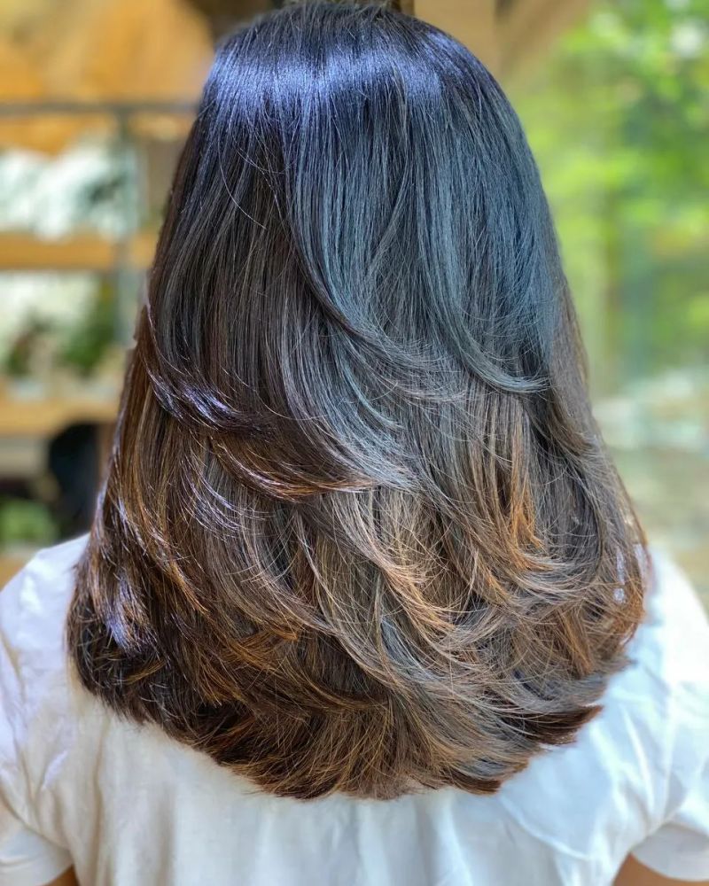 15. Cascading Feathered Layers with Subtle Highlights