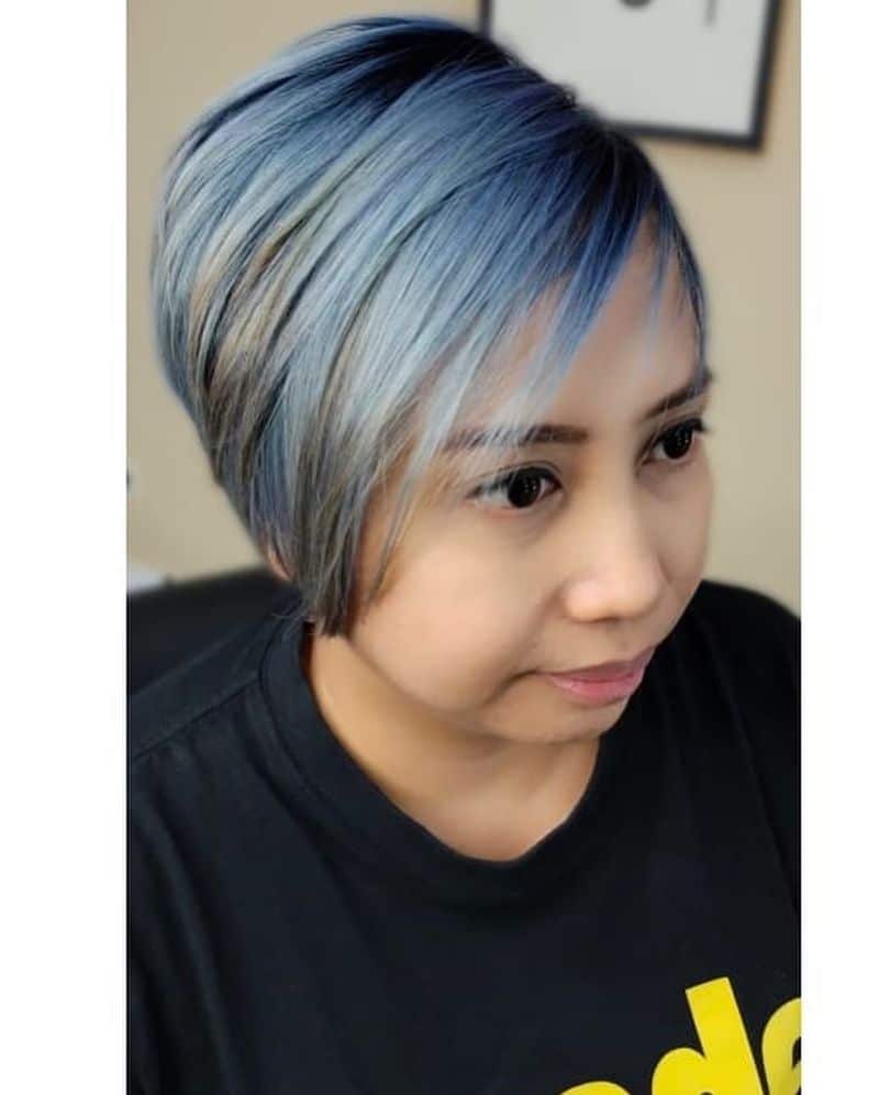 9. Cool-Toned Pixie with Edge