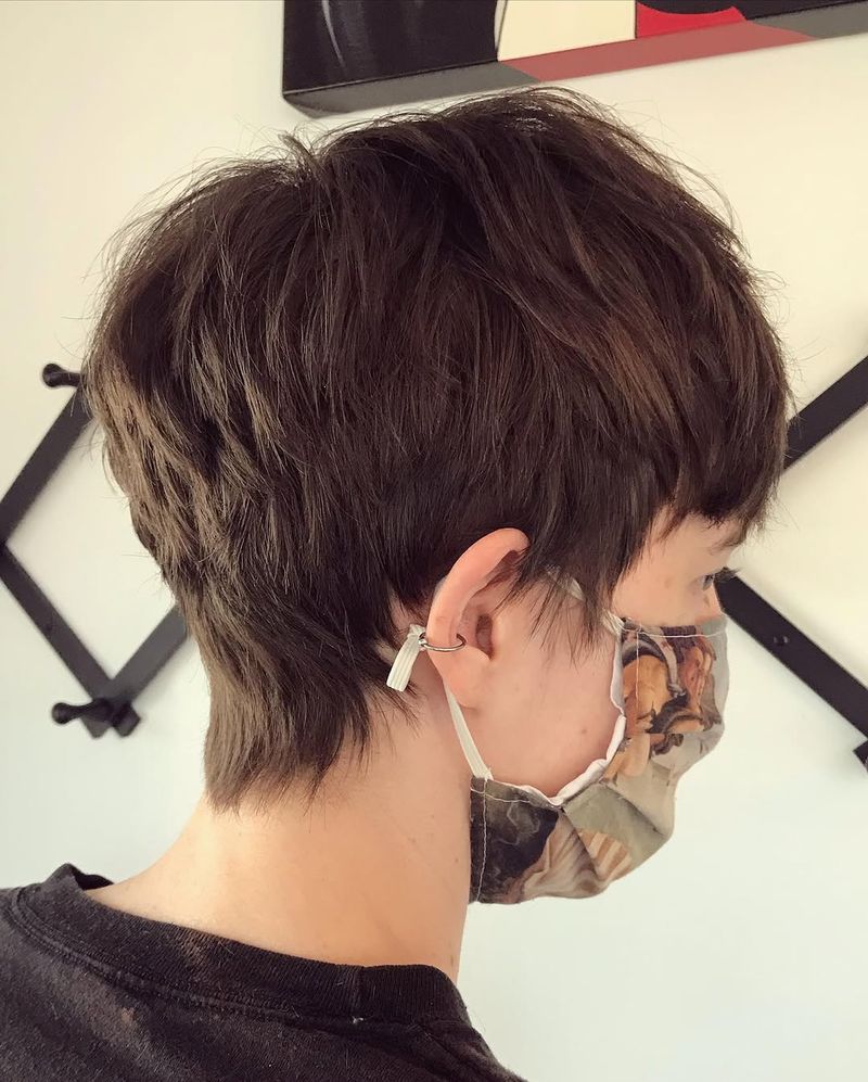 3. Effortlessly Playful Textured Pixie