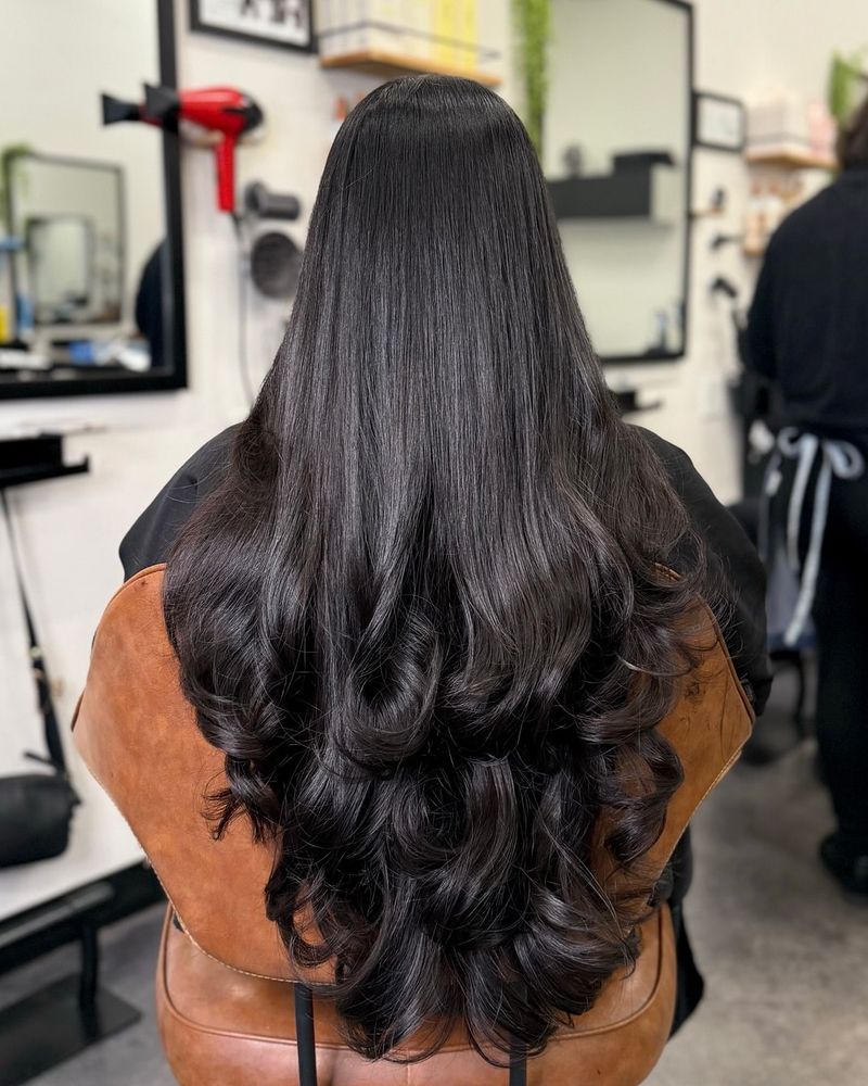 15. Glossy Layered Waves