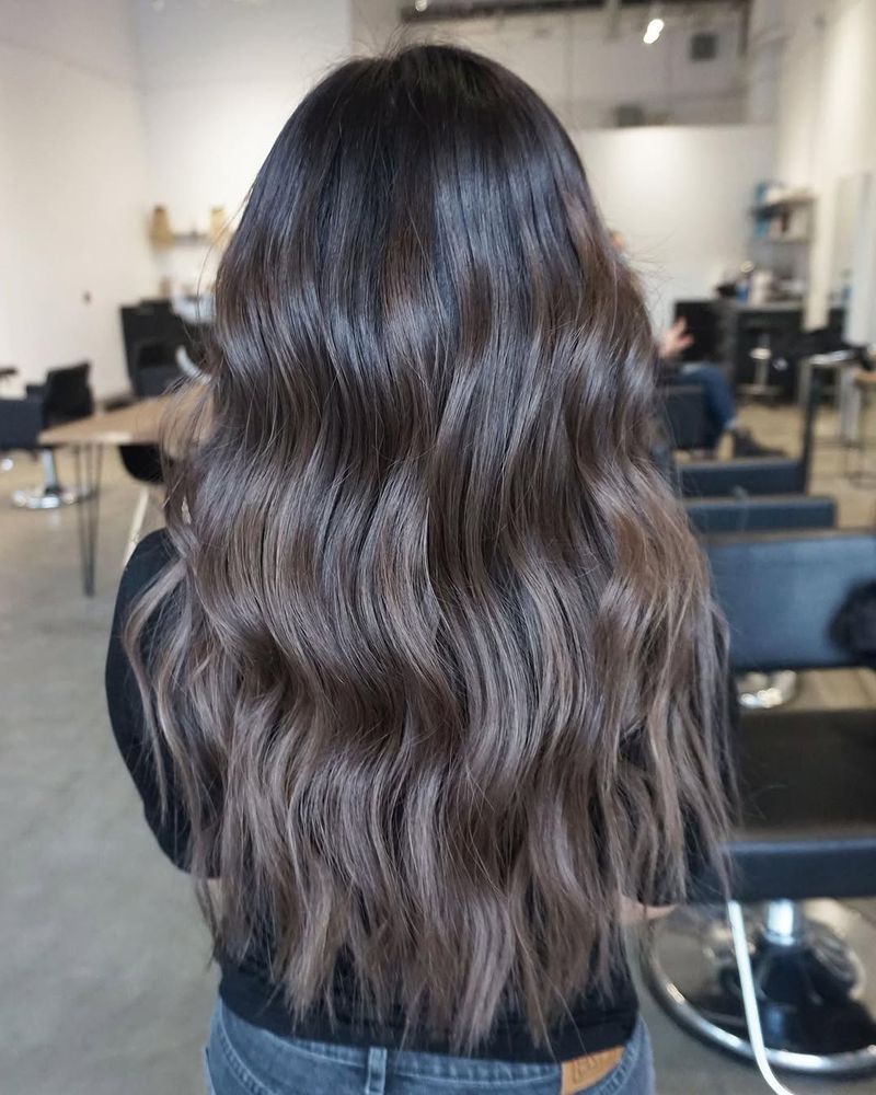 17. Glossy Mushroom Brown Waves